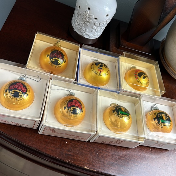 Vintage Iowa Hawkeye Christmas Ornaments - The Classic Collectors Series - Picture 9 of 9